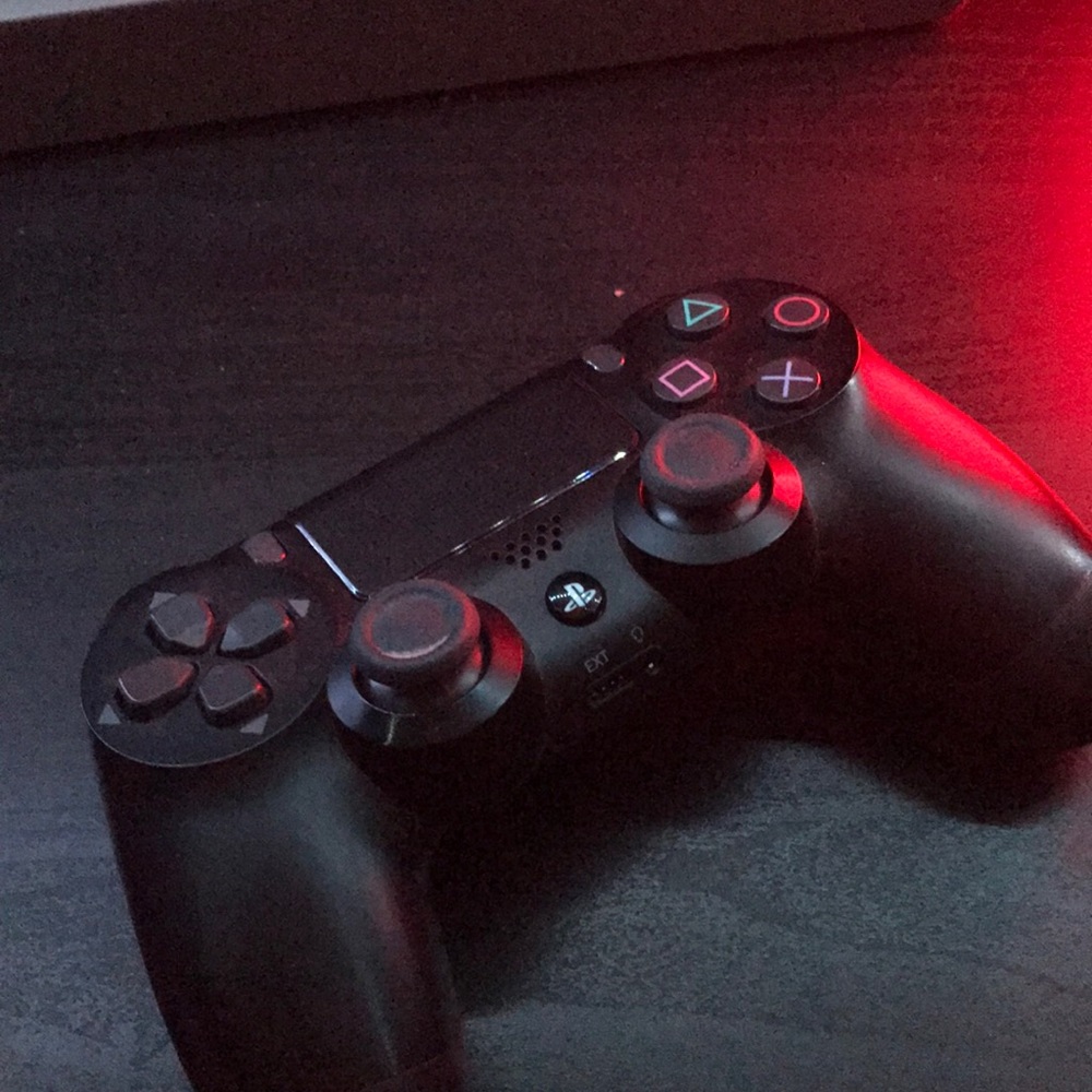 PS4 CONTROLLER